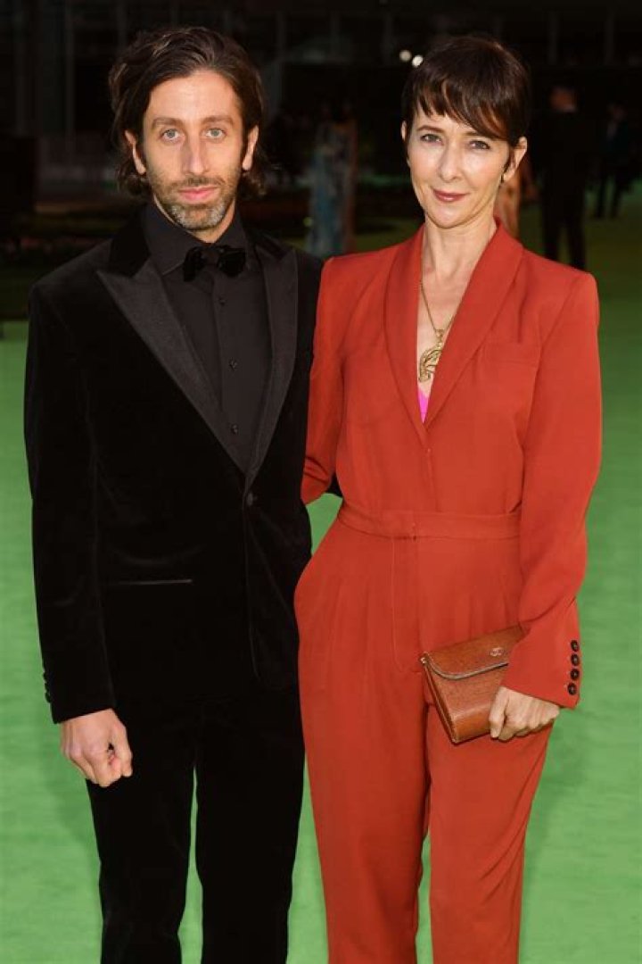 Unraveling the Mystery: Simon Helberg and Parkinson’s