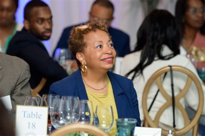 Unveiling Deon Cole's Wife: The Woman Behind the Comedian